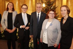 Bundespräsident mit den Vorstandsmitgliedern Stefan und Anita und ihren Assistentinnen